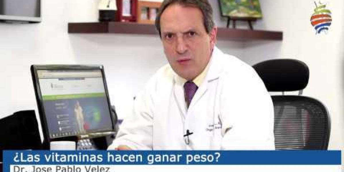 Romero, la hierba aromática de puro sabor mediterráneo: propiedades, beneficios y 15 recetas para sacarle partido